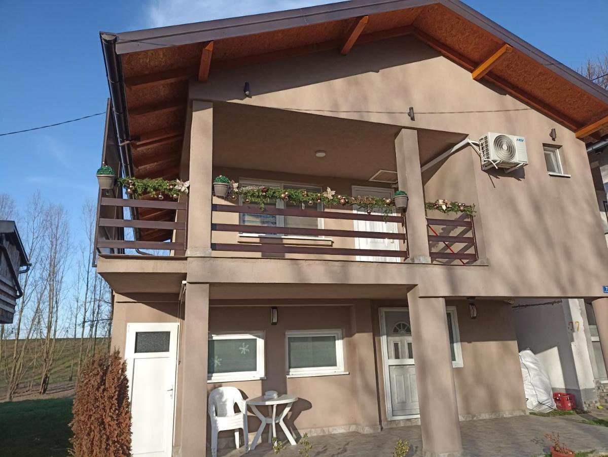 Vikendica Apartments Dunav Ms Celarevo Luaran gambar